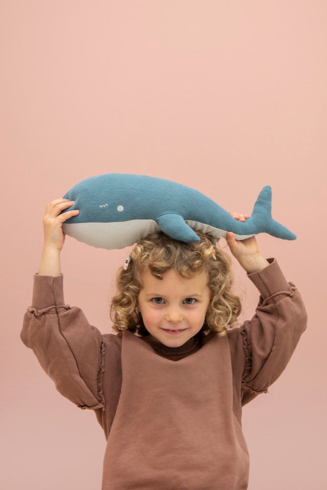 Cuddle - Whale